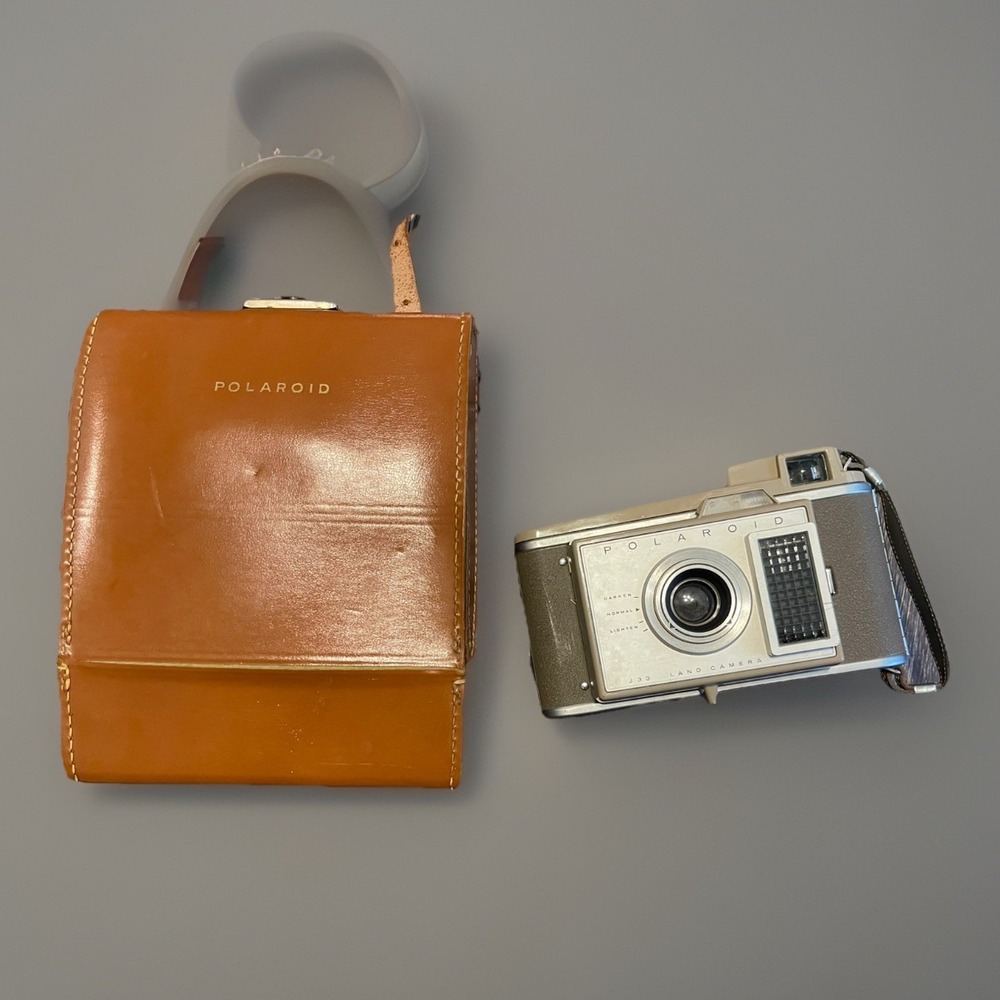 Polaroid J33 Land Camera Vintage with Carrying Case and flash‎ Untested